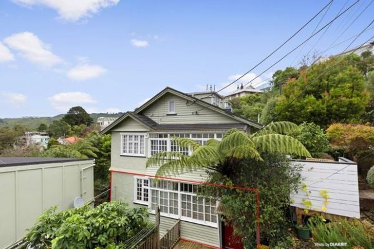 Photo of property in 145 Kelburn Parade, Kelburn, Wellington, 6012