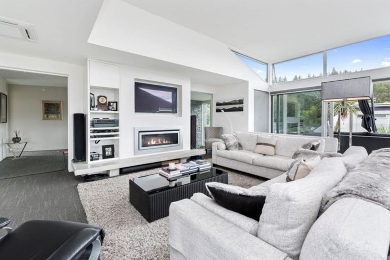 Photo of property in 33 Sargood Drive, Wanaka, 9305