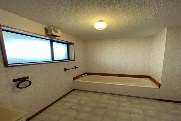 Photo of property in 2/148 Main North Road, Papanui, Christchurch, 8052