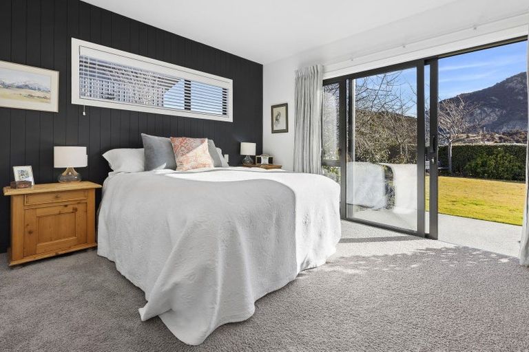 Photo of property in 15 Kingfisher Crescent, Albert Town, Wanaka, 9305