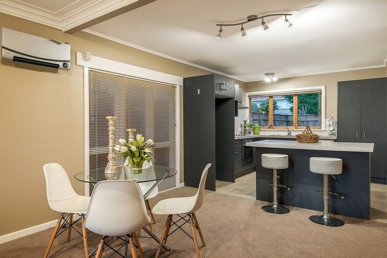 Photo of property in 1/16 Howard Road, Northcote, Auckland, 0627