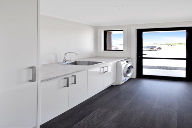 Photo of property in 6 Avlis Place, Twizel, 7901