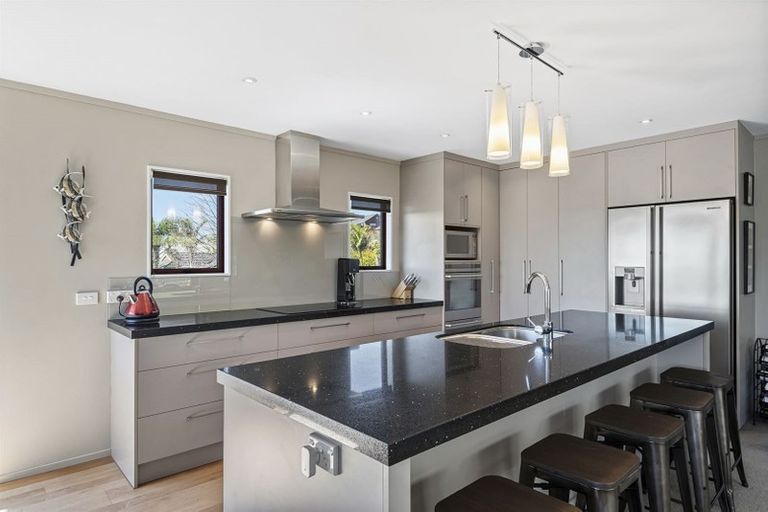 Photo of property in 15 Ballini Rise, West Harbour, Auckland, 0618