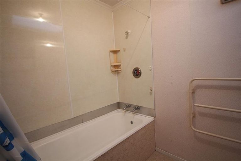 Photo of property in 63 Glendevon Place, Vauxhall, Dunedin, 9013