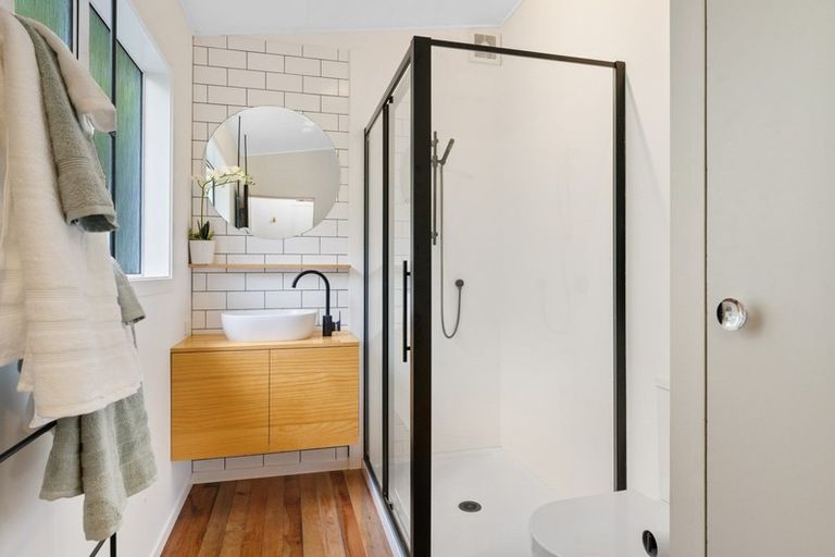 Photo of property in 30b Huntingdon Street, Northland, Wellington, 6012