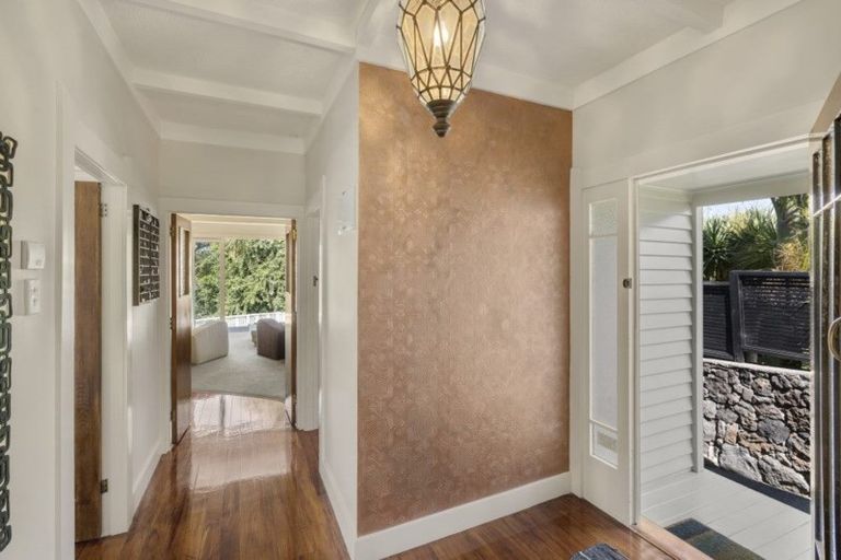 Photo of property in 52 Westmere Crescent, Westmere, Auckland, 1022