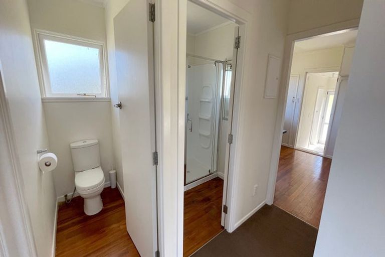 Photo of property in 62 Bethells Road, Waitakere, Henderson, 0782