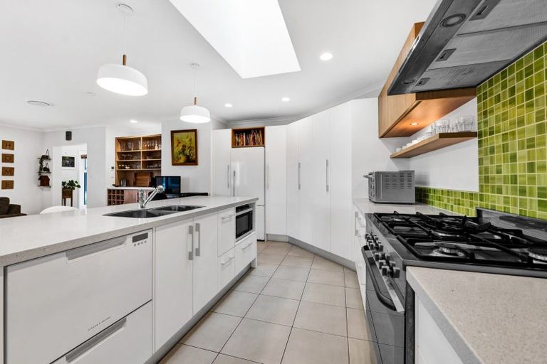 Photo of property in 2a Margaret Alice Close, Whalers Gate, New Plymouth, 4310