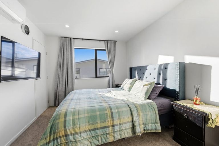 Photo of property in 70d Stanley Road, Glenfield, Auckland, 0629