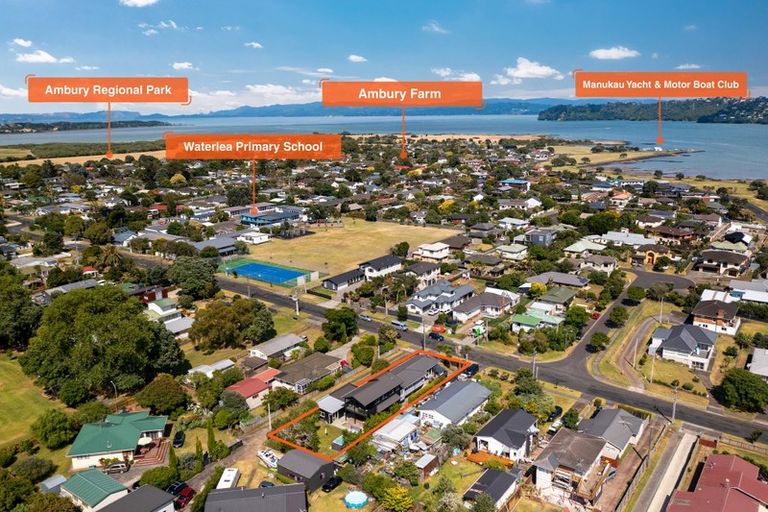 Photo of property in 18 House Avenue, Mangere Bridge, Auckland, 2022