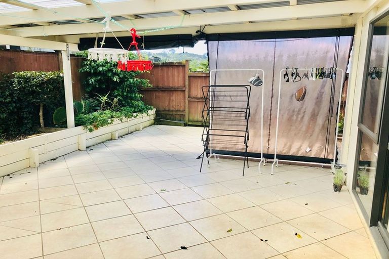 Photo of property in 9 Kalmore Place, Flat Bush, Auckland, 2016