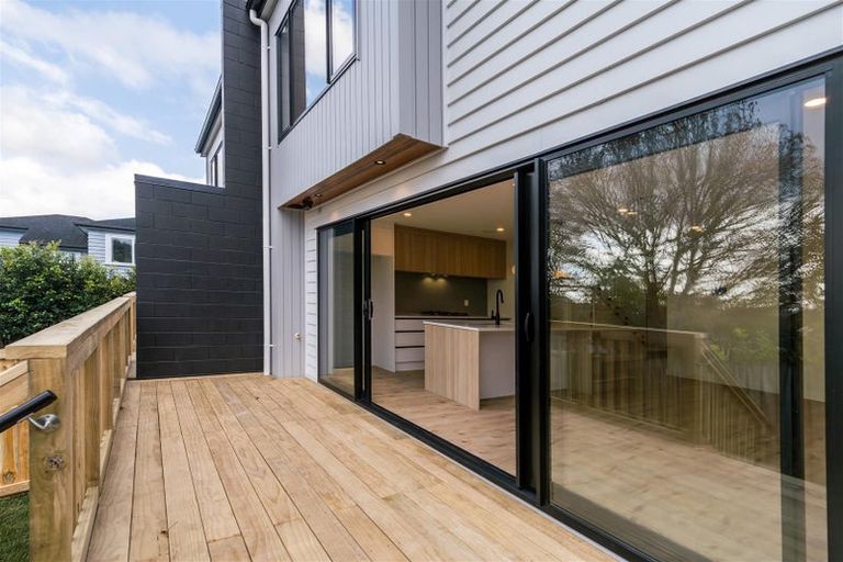 Photo of property in 30b Coronation Road, Hillcrest, Auckland, 0627