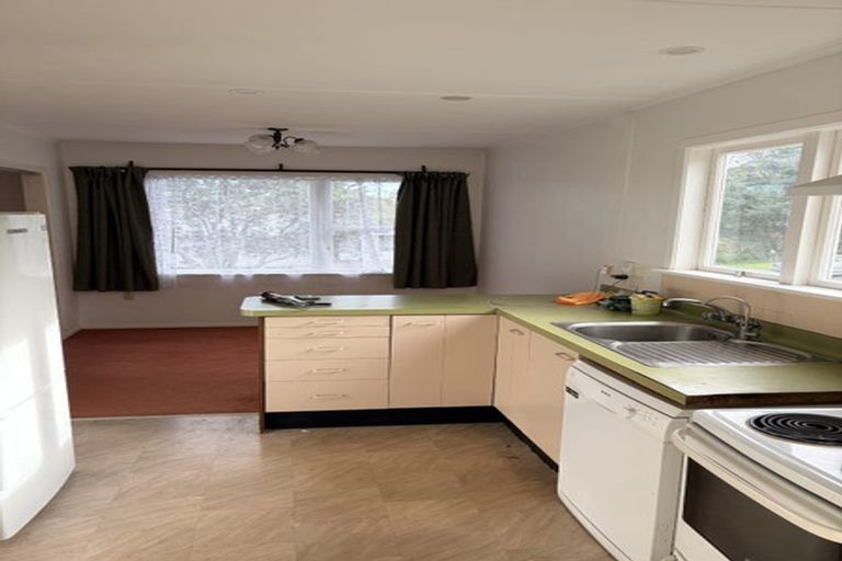 Photo of property in 87 Stewart Drive, Newlands, Wellington, 6037