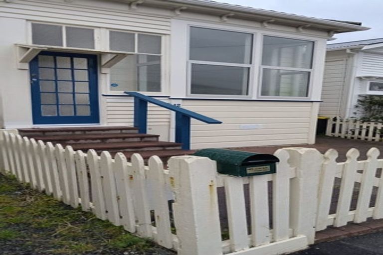 Photo of property in 12 Caroline Street, Mount Victoria, Wellington, 6011