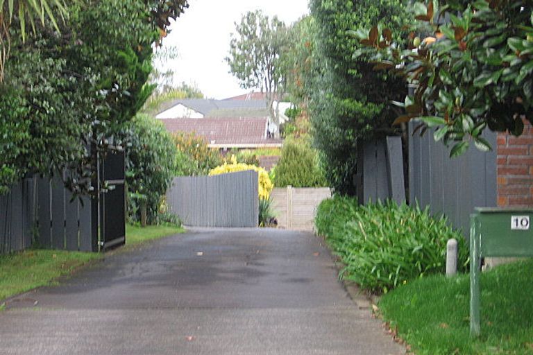 Photo of property in 10 Elimar Drive, Sunnyhills, Auckland, 2010