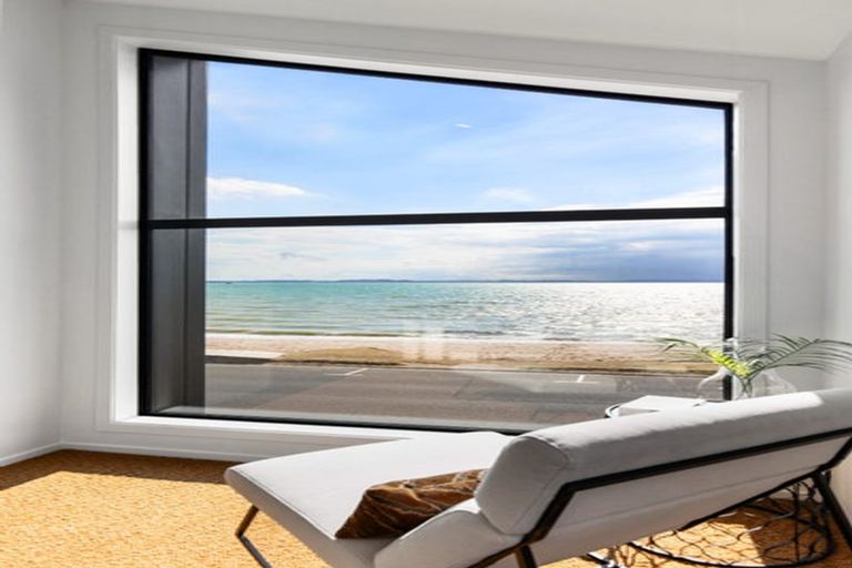 Photo of property in 18a The Esplanade, Eastern Beach, Auckland, 2012