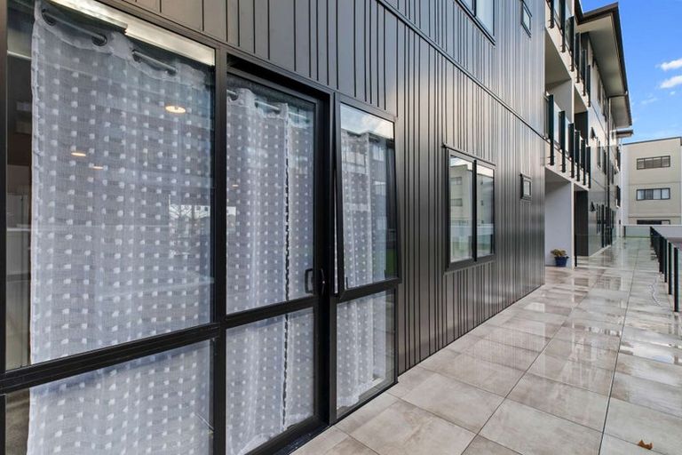 Photo of property in 7/130 Stancombe Road, Flat Bush, Auckland, 2016