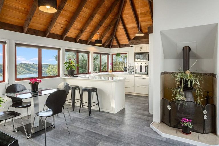 Photo of property in 8 Moray Place, Papakowhai, Porirua, 5024