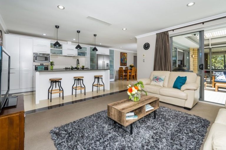 Photo of property in 272 Schnapper Rock Road, Schnapper Rock, Auckland, 0632