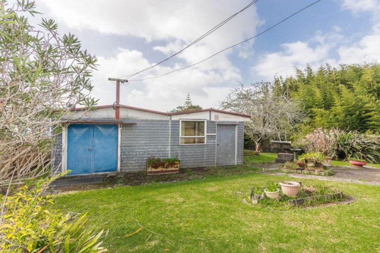 Photo of property in 8 Sarona Avenue, Glen Eden, Auckland, 0602