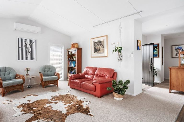 Photo of property in 2 Karanema Place, Coastlands, Whakatane, 3120