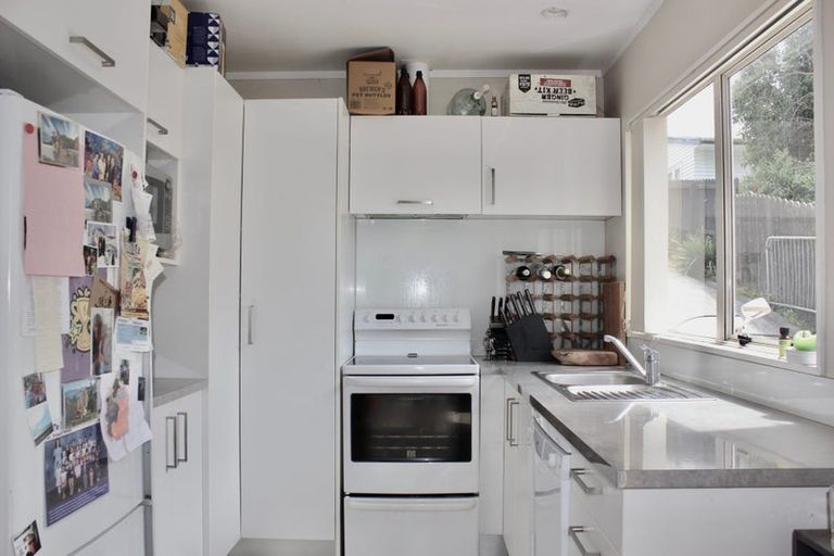 Photo of property in 2/39 Lancaster Road, Beach Haven, Auckland, 0626