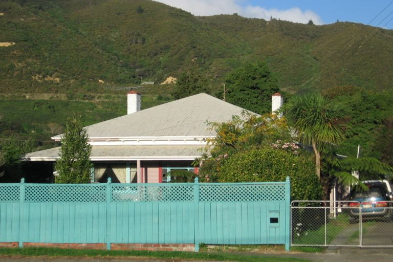 Photo of property in 1120 High Street, Taita, Lower Hutt, 5011