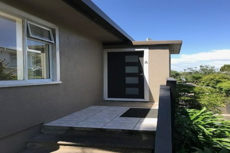 Photo of property in 1/80 Seaview Road, Castor Bay, Auckland, 0620