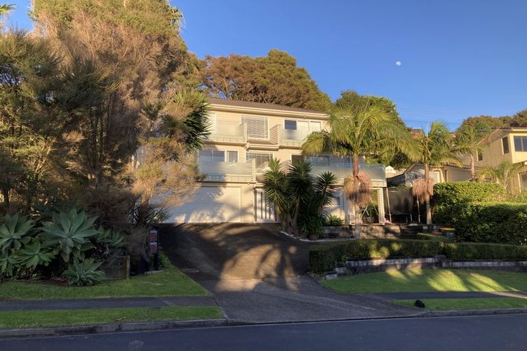 Photo of property in 8 Glenreagh Place, Torbay, Auckland, 0630