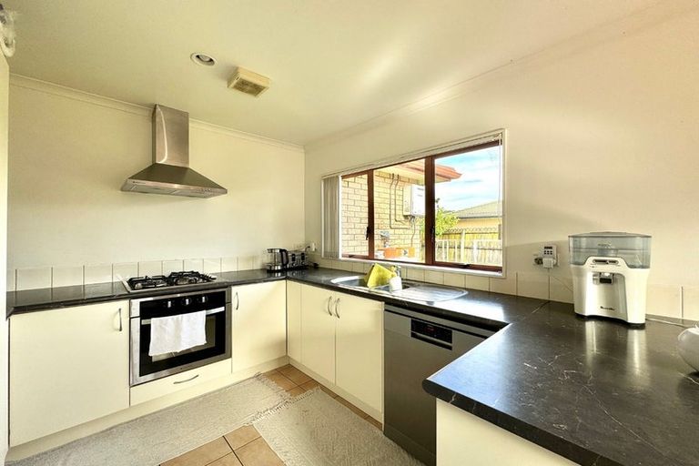 Photo of property in 8 Ettrick Lane, Papakura, 2110