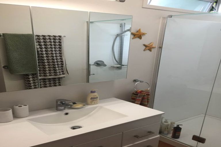 Photo of property in 46 Braemar Road, Castor Bay, Auckland, 0620