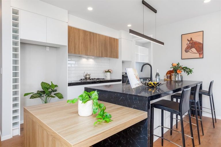 Photo of property in 22 Lewis Younie Road, Kumeu, 0810