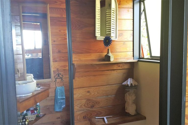 Photo of property in 18 Whakaroa Road, Kinloch, Taupo, 3385