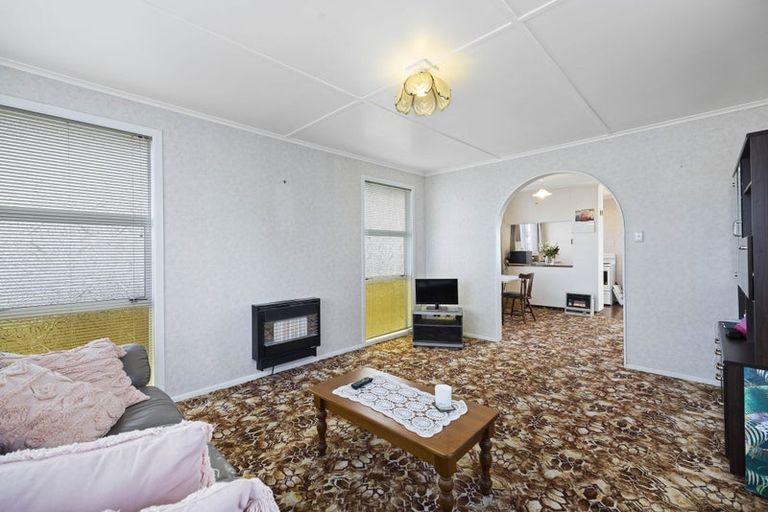 Photo of property in 42 Reid Avenue, Hawera, 4610