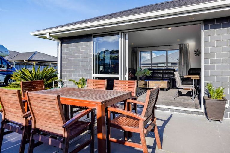 Photo of property in 15 Keene Drive, Bell Block, New Plymouth, 4312