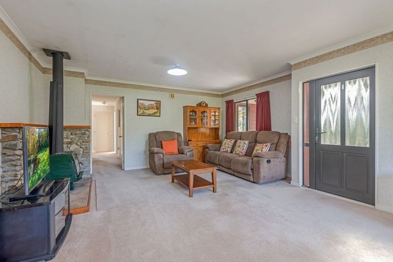 Photo of property in 303 Pahiatua Aokautere Road, Aokautere, Palmerston North, 4471