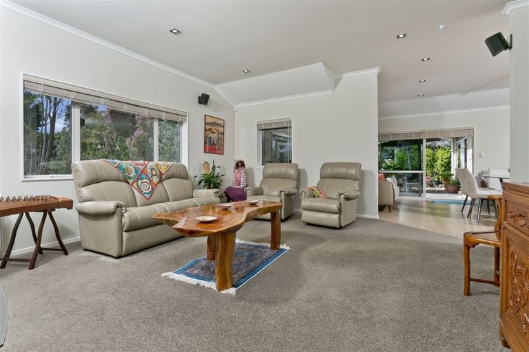 Photo of property in 11 Fendalton Place, Hatfields Beach, Orewa, 0931