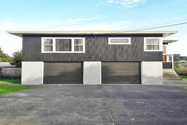 Photo of property in 488 Don Buck Road, Massey, Auckland, 0614