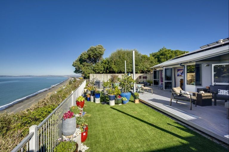 Photo of property in 130a Priestley Terrace, Bluff Hill, Napier, 4110