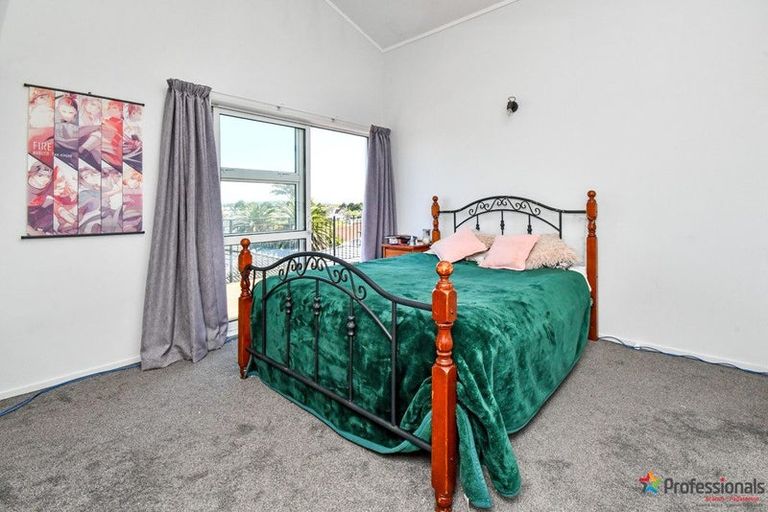 Photo of property in 2/8 Wood Street, Papakura, 2110