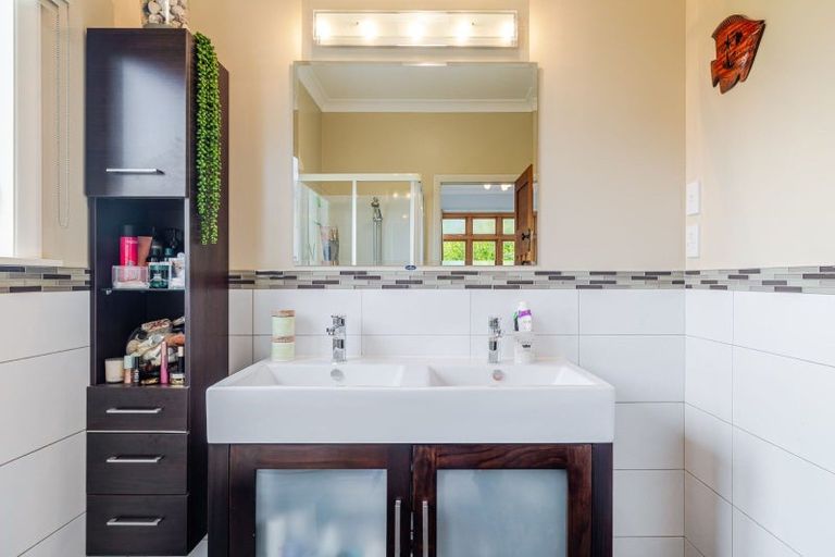 Photo of property in 53 Russell Street, Palmerston North, 4414