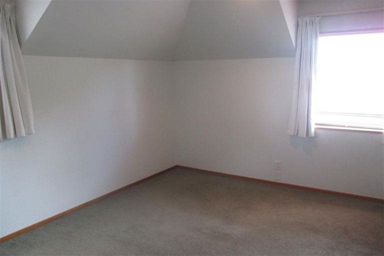 Photo of property in 27 Thornwood Place, Redwood, Christchurch, 8051