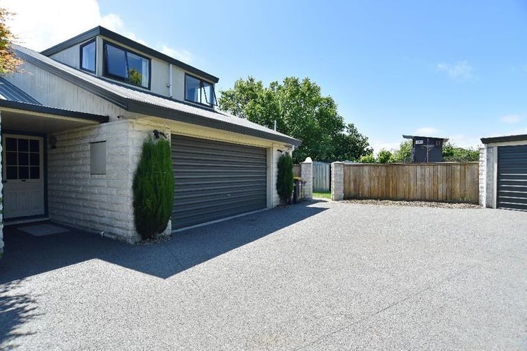 Photo of property in 11 Sunbeam Place, Halswell, Christchurch, 8025