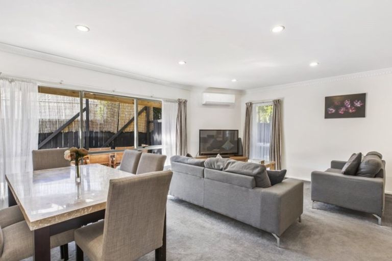 Photo of property in 20a Sutton Crescent, Papakura, 2110