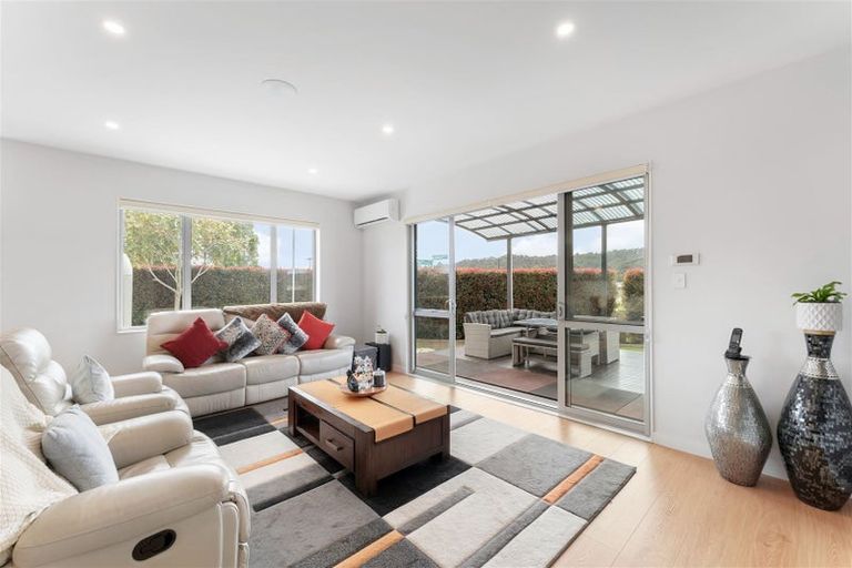 Photo of property in 4 Kauri Grove Drive, Kumeu, 0810