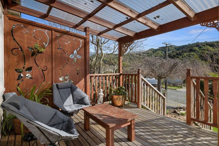 Photo of property in 65 Hampden Street, Picton, 7220