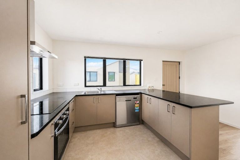 Photo of property in 32 Black Beech Crescent, Takanini, 2110
