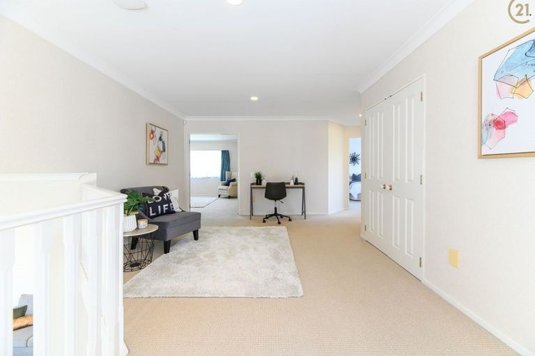 Photo of property in 28 Santa Ana Drive, Dannemora, Auckland, 2016