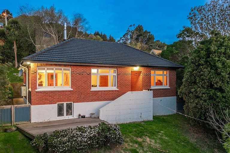 Photo of property in 30 Wharfdale Street, Macandrew Bay, Dunedin, 9014