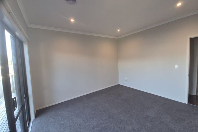 Photo of property in 77 Te Puia Drive, Aotea, Porirua, 5024